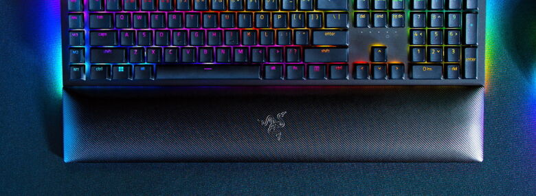 Razer BlackWidow V4 Gaming Tastatur (gelbe Switches)_5