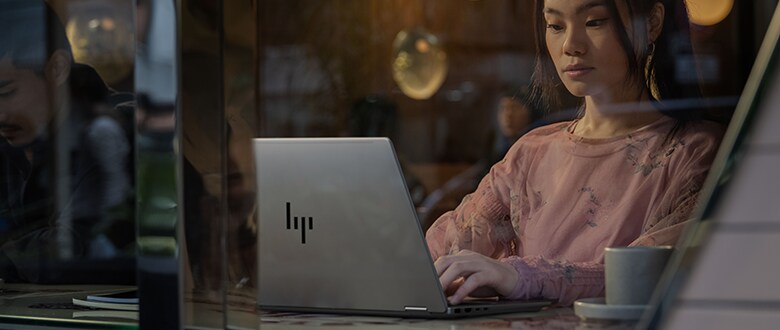 OmniBook X Flip 14 AI PC Meteor Silver Hero: Arbeiten mit HP Notebook